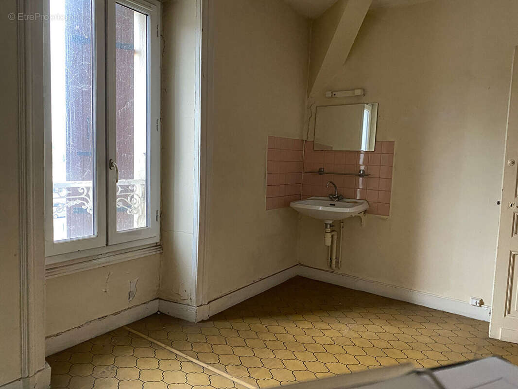 Autre à PERIGUEUX