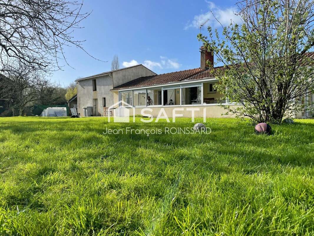 Photo 2 - Maison à LE PELLERIN