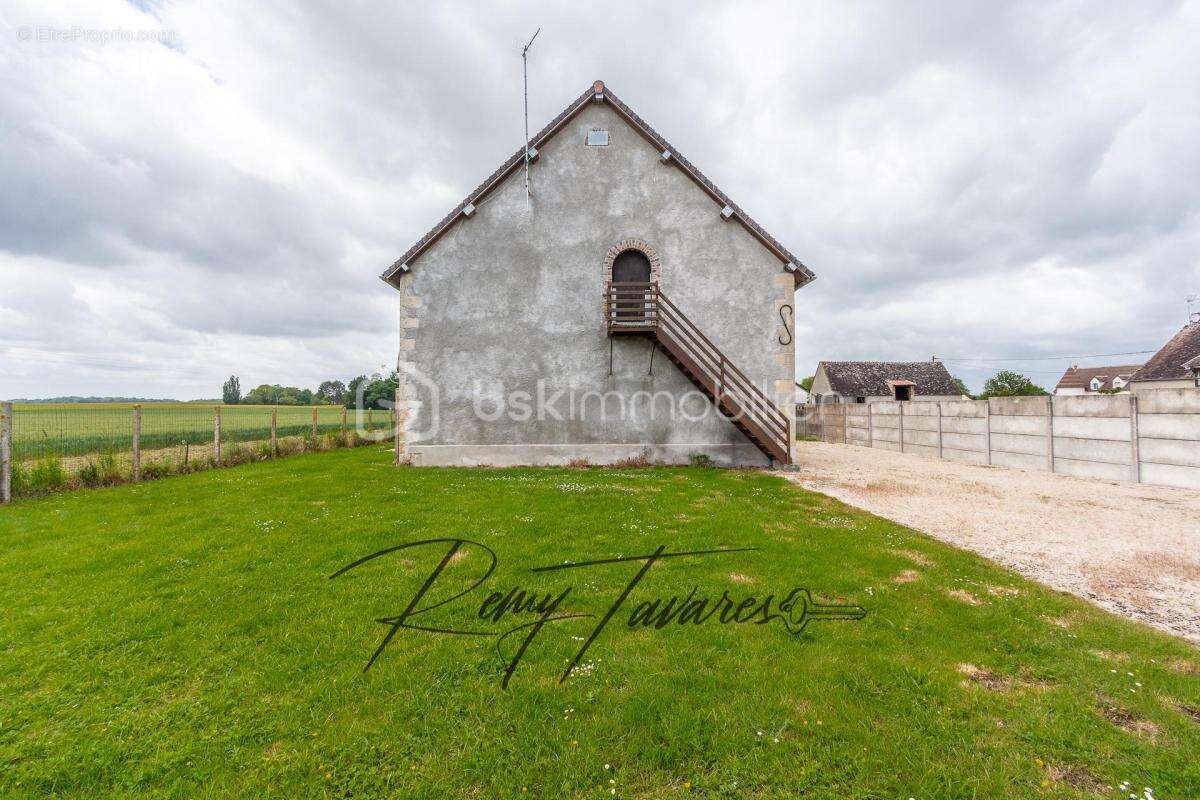 Maison à JOUY