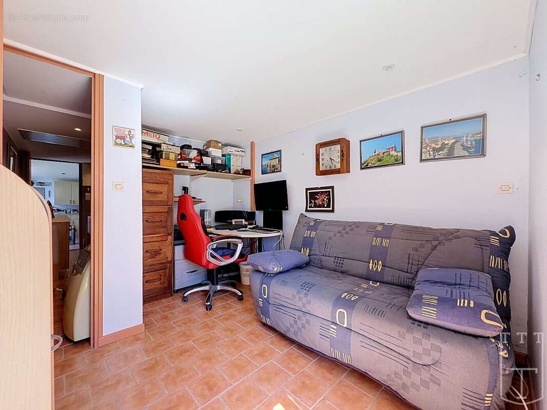 Ruoms centre - photo 6