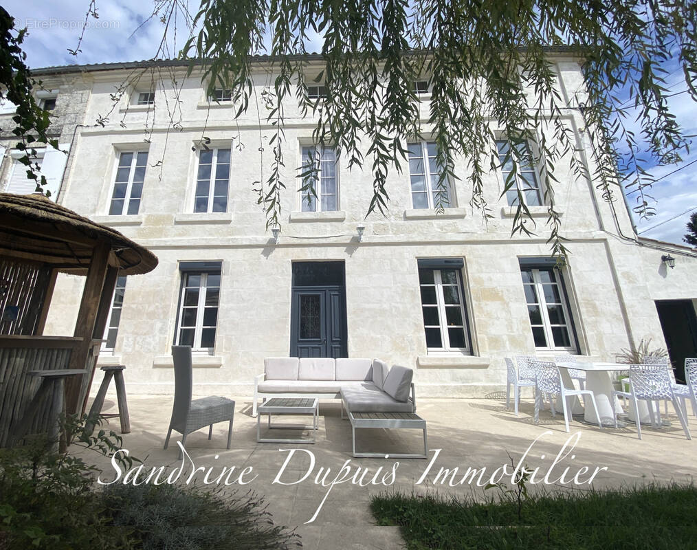 Maison à SAINTES