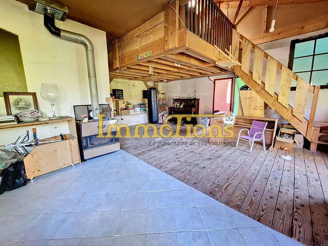 Maison à SAINT-HILAIRE-DU-ROSIER