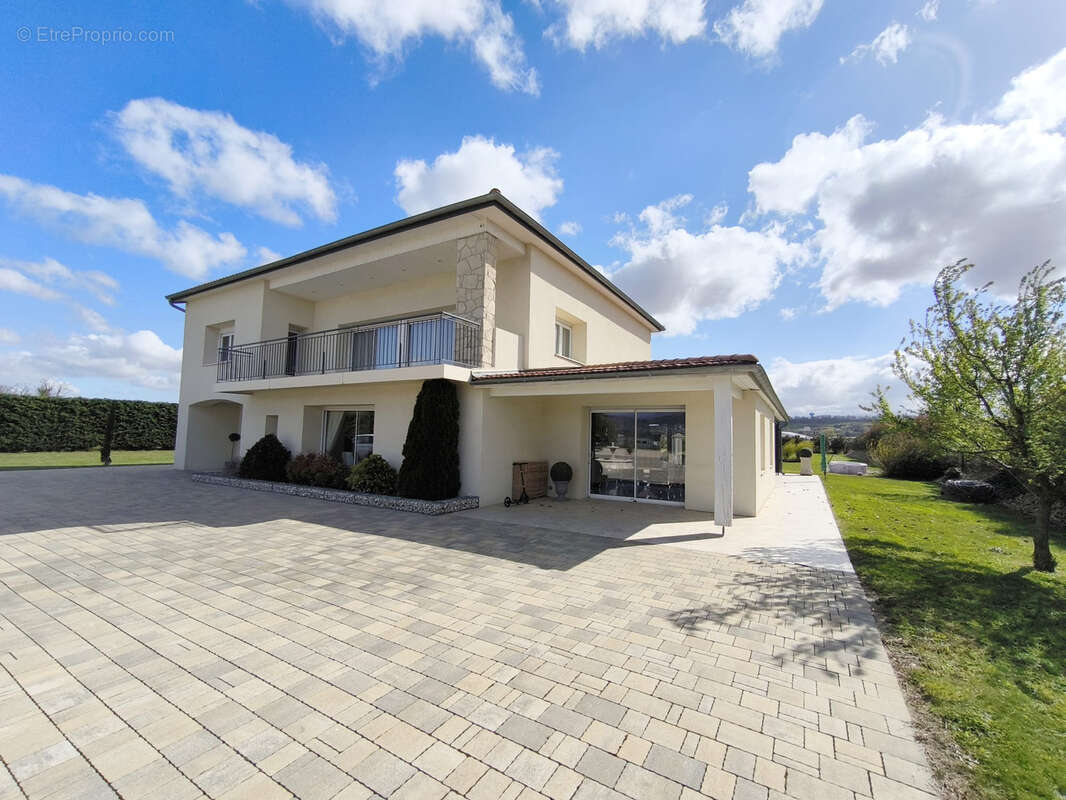 Maison à ETOILE-SUR-RHONE