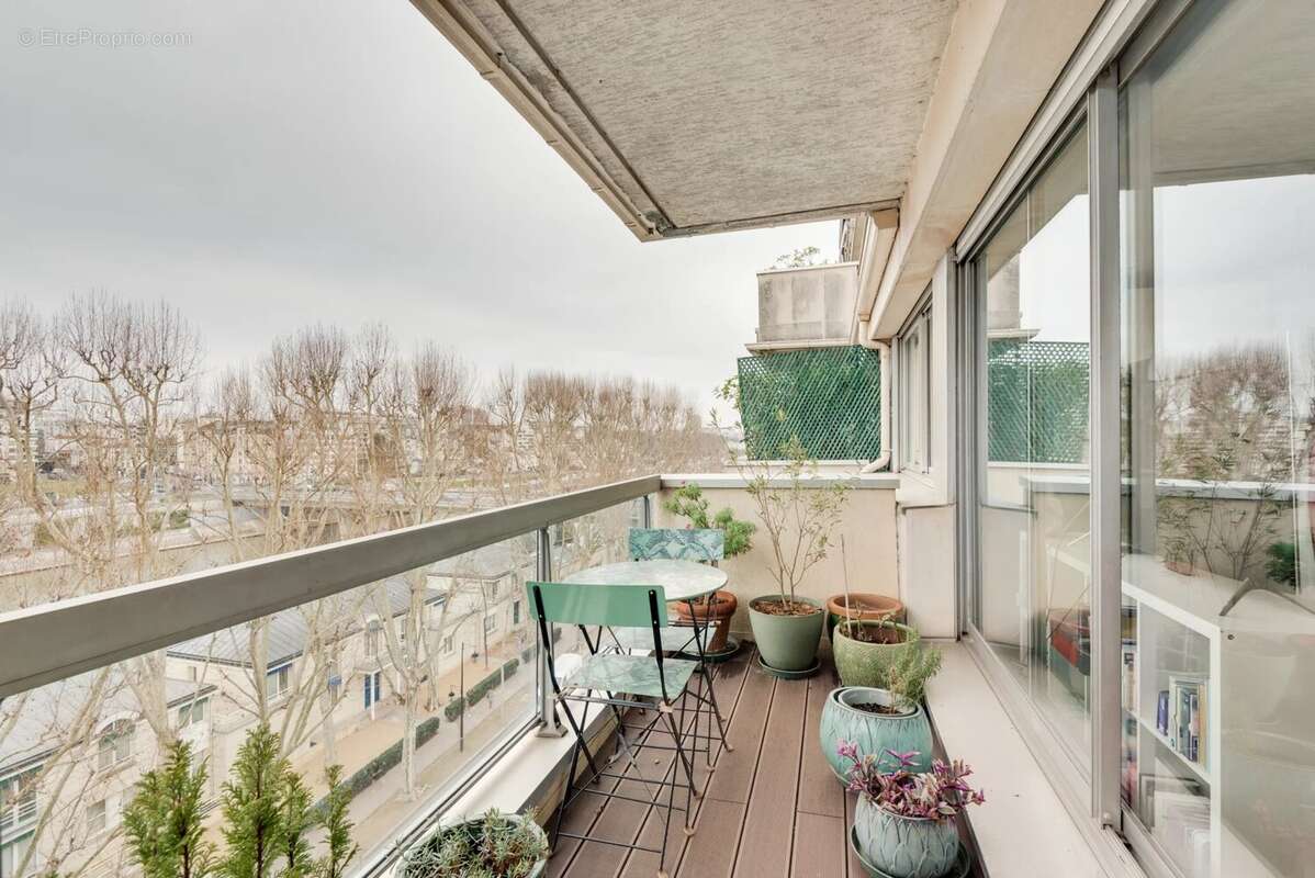 Appartement à NEUILLY-SUR-SEINE