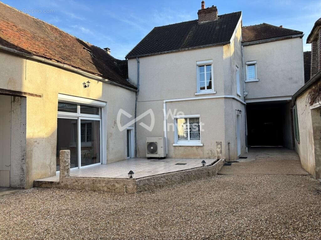 Maison à BRIENON-SUR-ARMANCON
