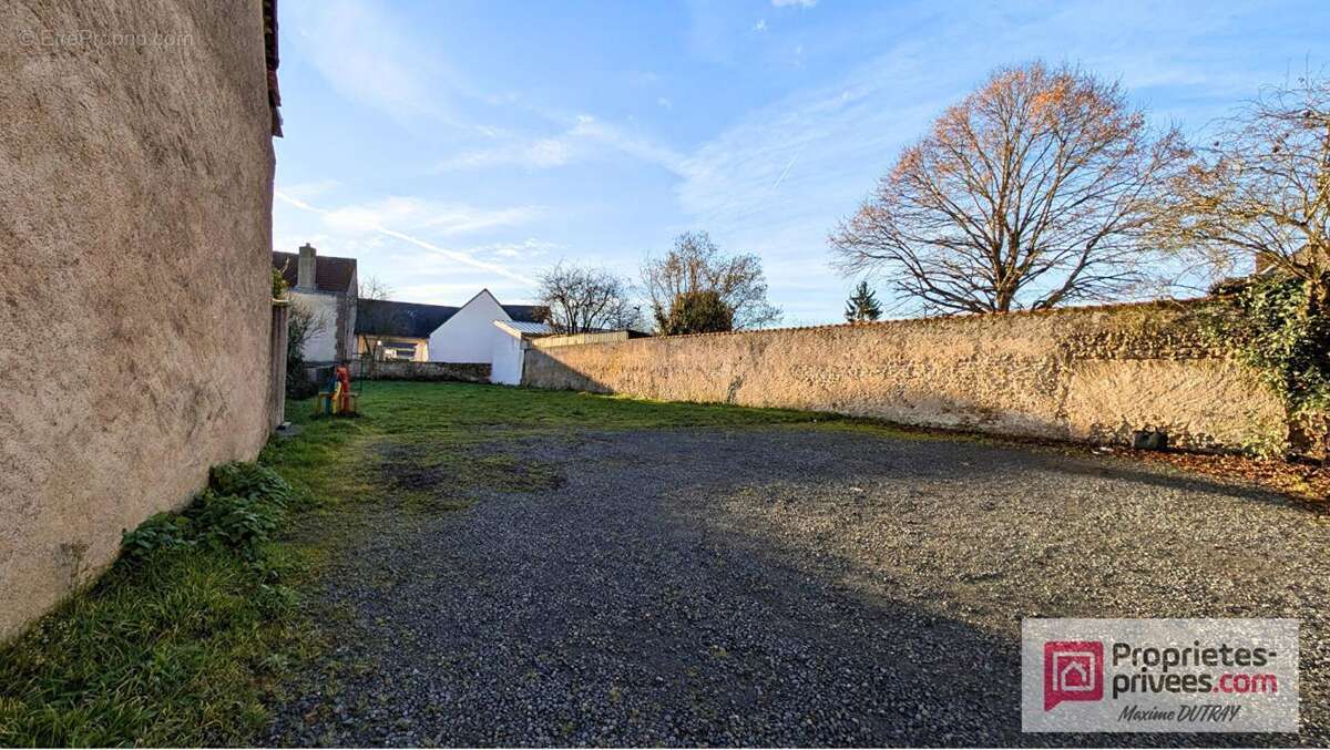 Terrain à CHATEAU-RENAULT