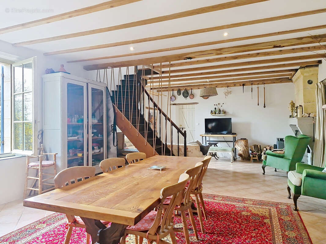 Maison à SAINTE-RADEGONDE