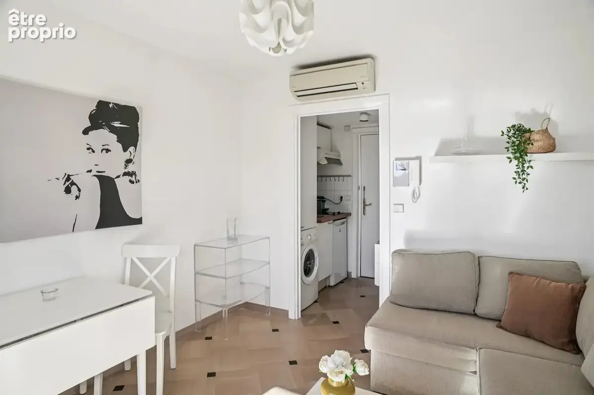 EXCLUSIVITE - CANNES CROIX DES GARDES - Studio, vue mer dans résidence avec piscine. Cave, poss. garage - photo 8