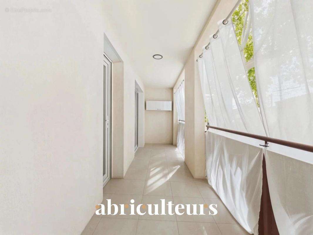 Appartement à PELISSANNE