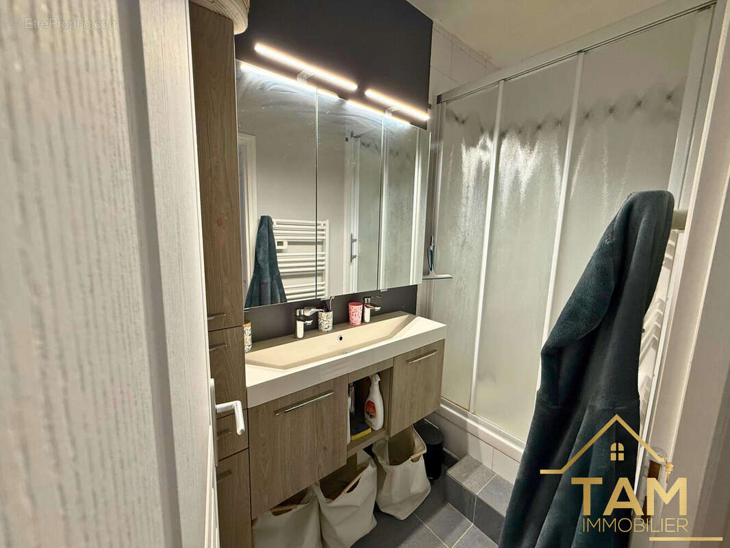 Appartement à SAINT-CYR-L'ECOLE