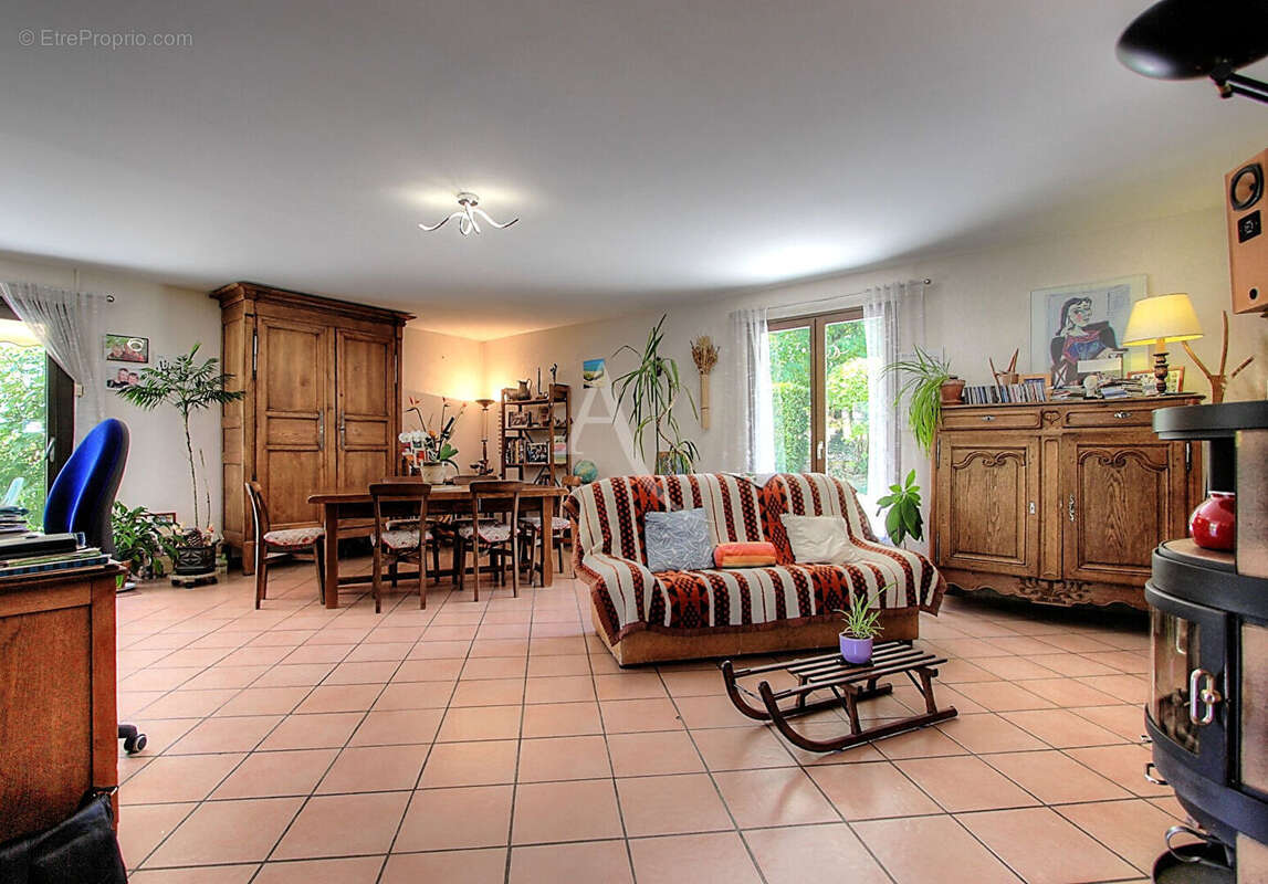 Maison 4 pièces 145 m² sur sous-sol complet - photo 8