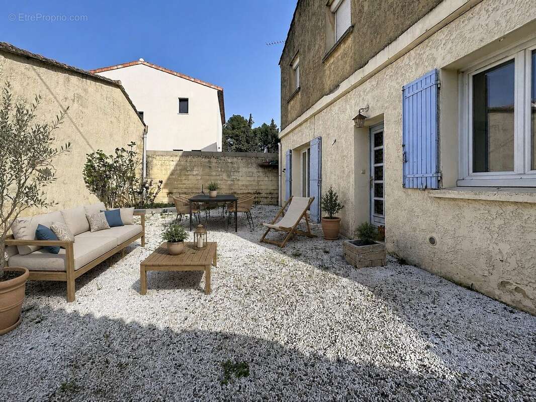 Appartement à MORIERES-LES-AVIGNON