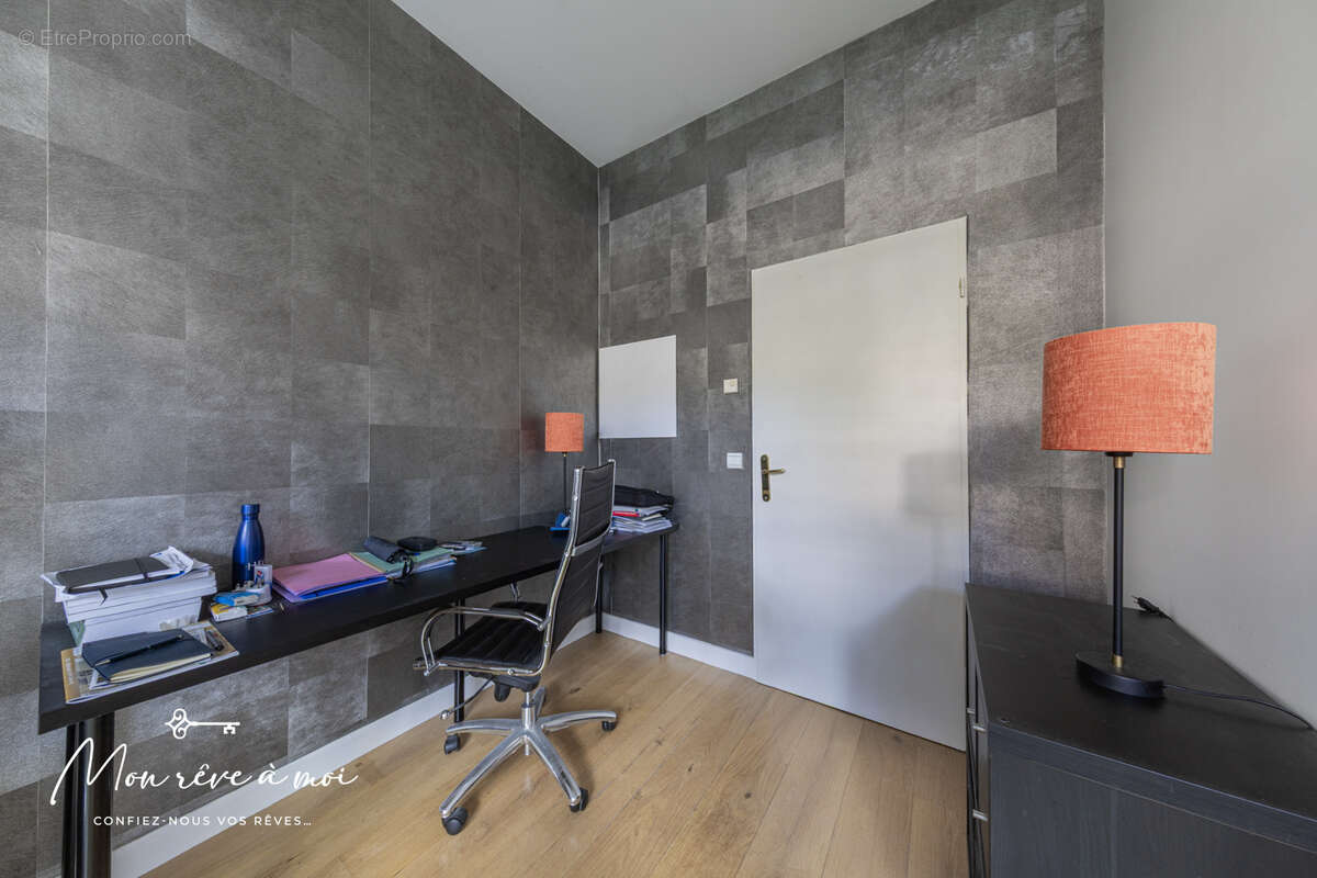 Appartement à LEVALLOIS-PERRET