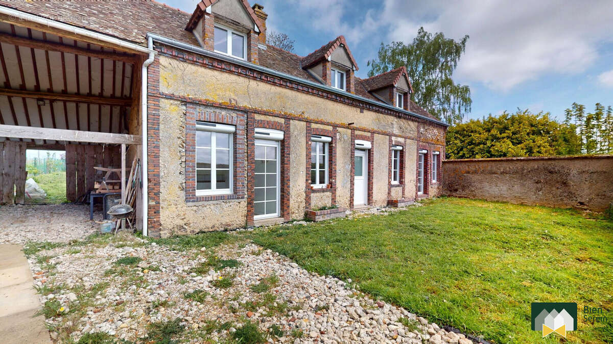 Maison à COURVILLE-SUR-EURE