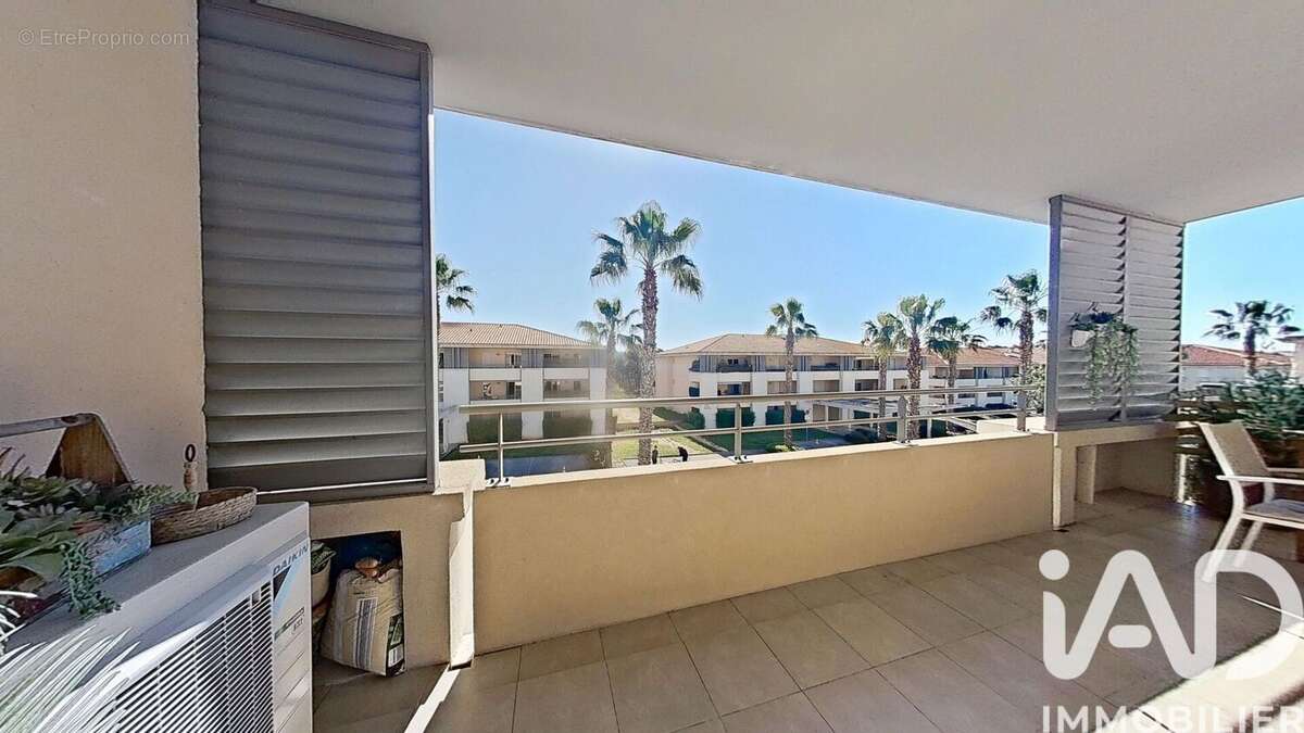 Photo 2 - Appartement à ROQUEBRUNE-SUR-ARGENS