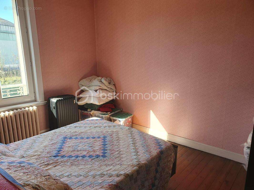 Maison à ORIGNY-SAINTE-BENOITE