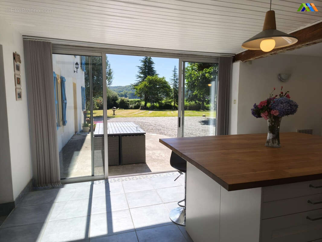 Maison 176 m² à Ponsan-Soubiran  - photo 3