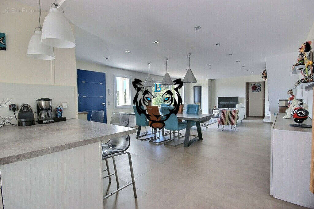 Maison à LA LONDE-LES-MAURES