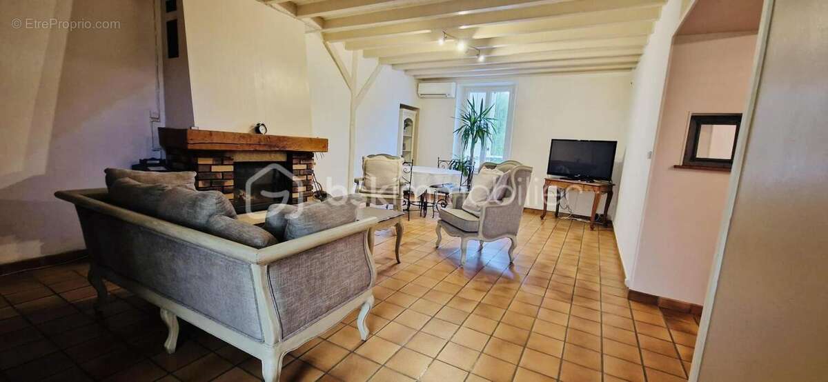 Maison à CLOS-FONTAINE