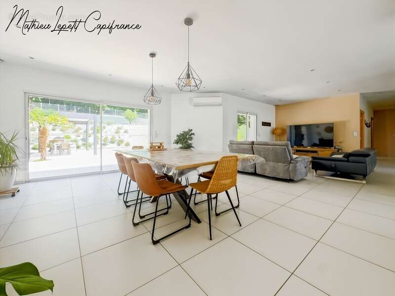 Maison contemporaine de 253 m² avec piscine, garage isolé de 100 m² et terrain de 4 728 m² – CHANCELADE- aucun travaux à prévoir - photo 23