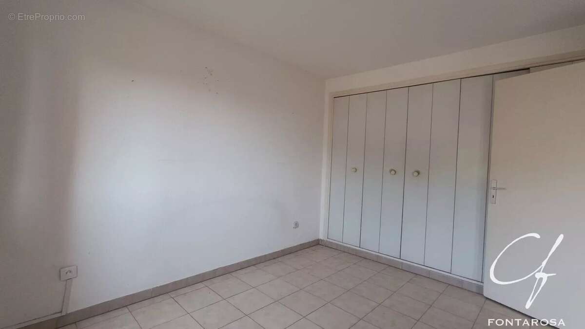 Appartement 2 pieces, parking et cave - frejus - photo 9