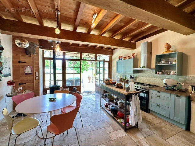 CUISINE - Maison à VIC-FEZENSAC
