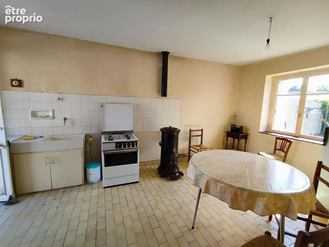 Maison de pays Yzeures Sur Creuse 3 pièces grange et terrain - photo 15