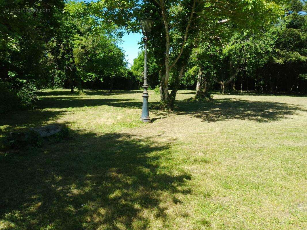 Maison à DAMPIERRE-SOUS-BOUHY