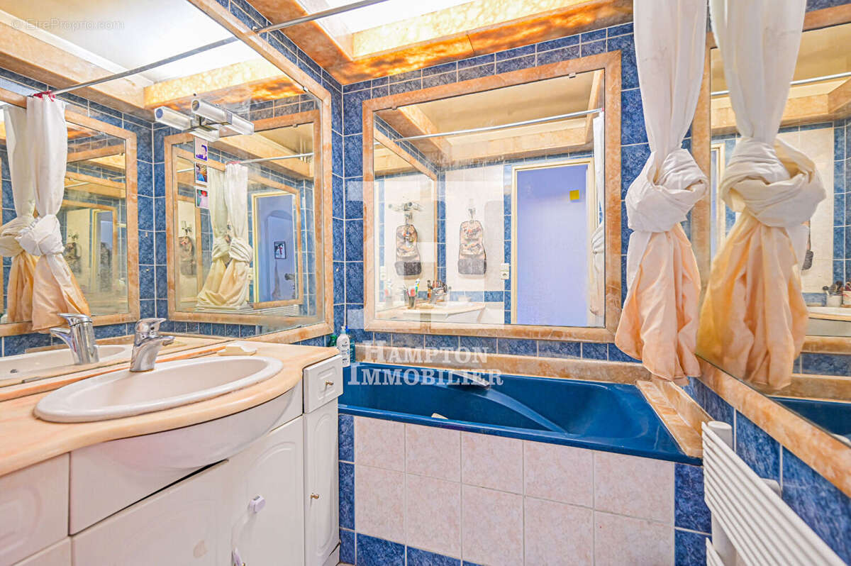 Appartement à PARIS-19E