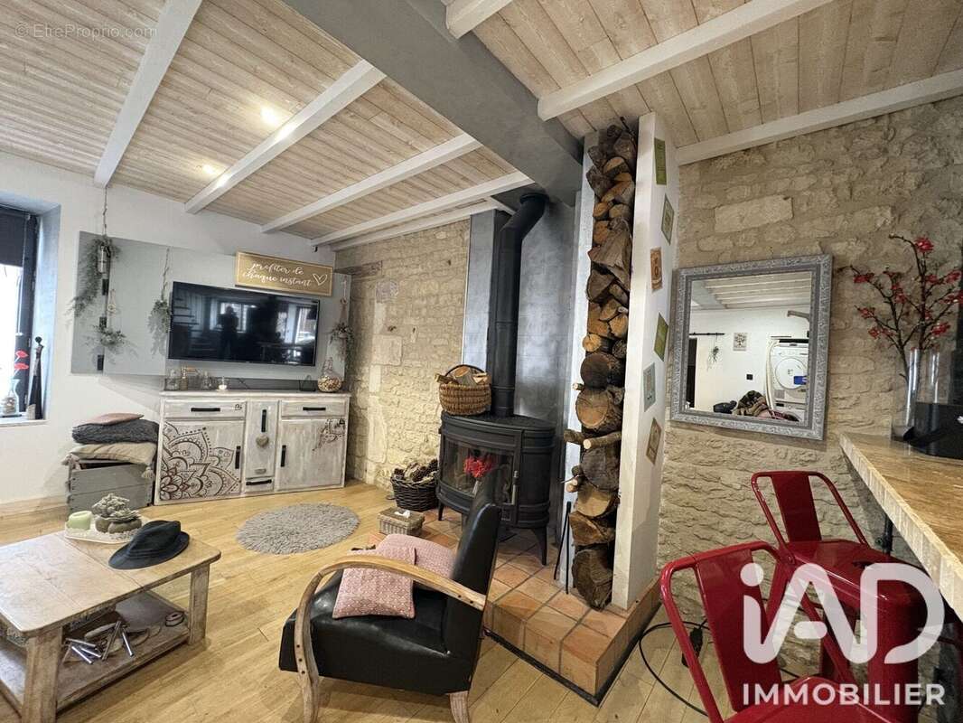 Maison 99 m² à Thaire  - photo 4