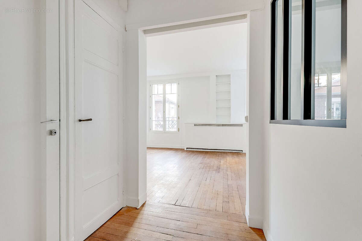 Appartement à PARIS-14E