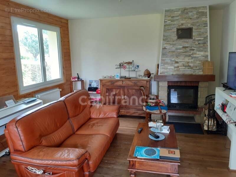 Dpt Dordogne (24), à vendre GENIS maison P5 de 113,78 m² - Terrain de 8 228,00 m² - photo 16