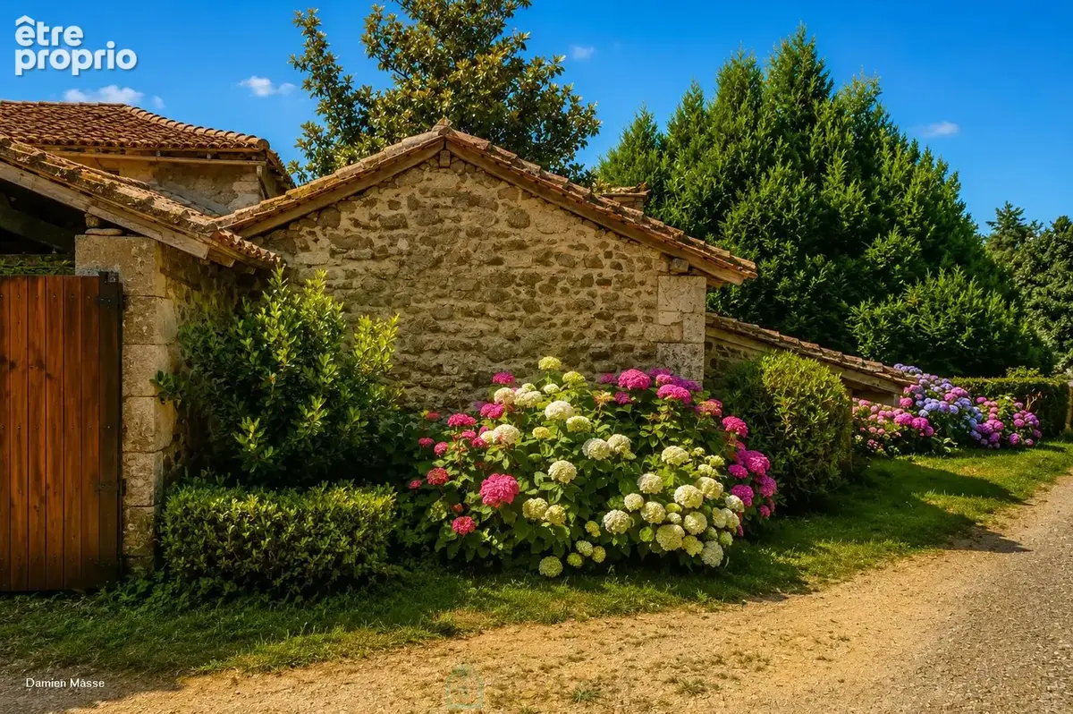 Ancienne maison forte du XIIIe siècle, au coeur du parc naturel régional du Périgord vert. - photo 12