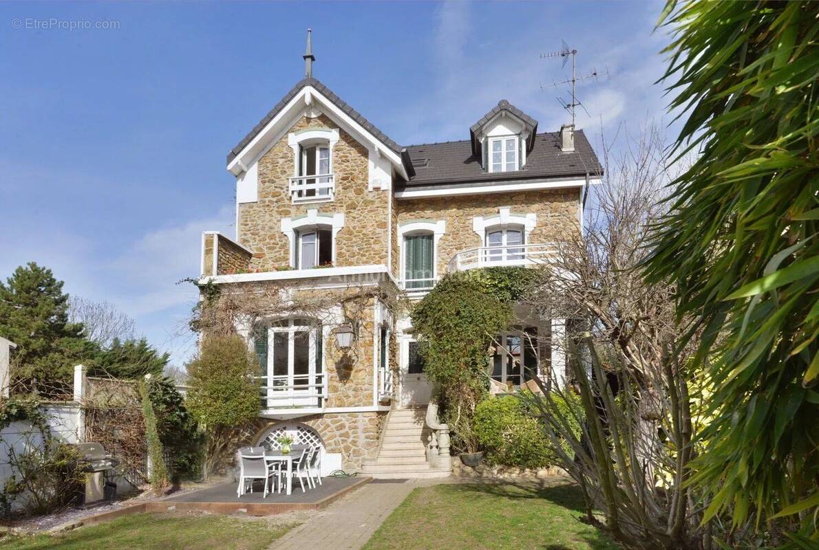 Maison à LE PERREUX-SUR-MARNE