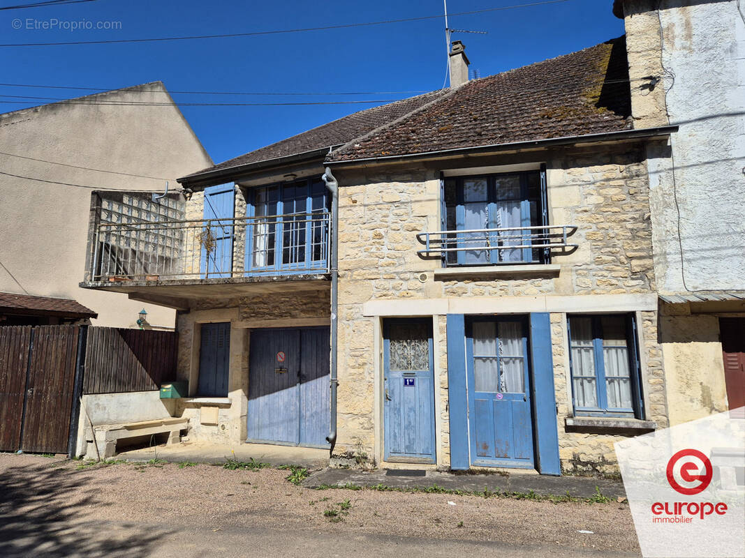Maison à DORNECY