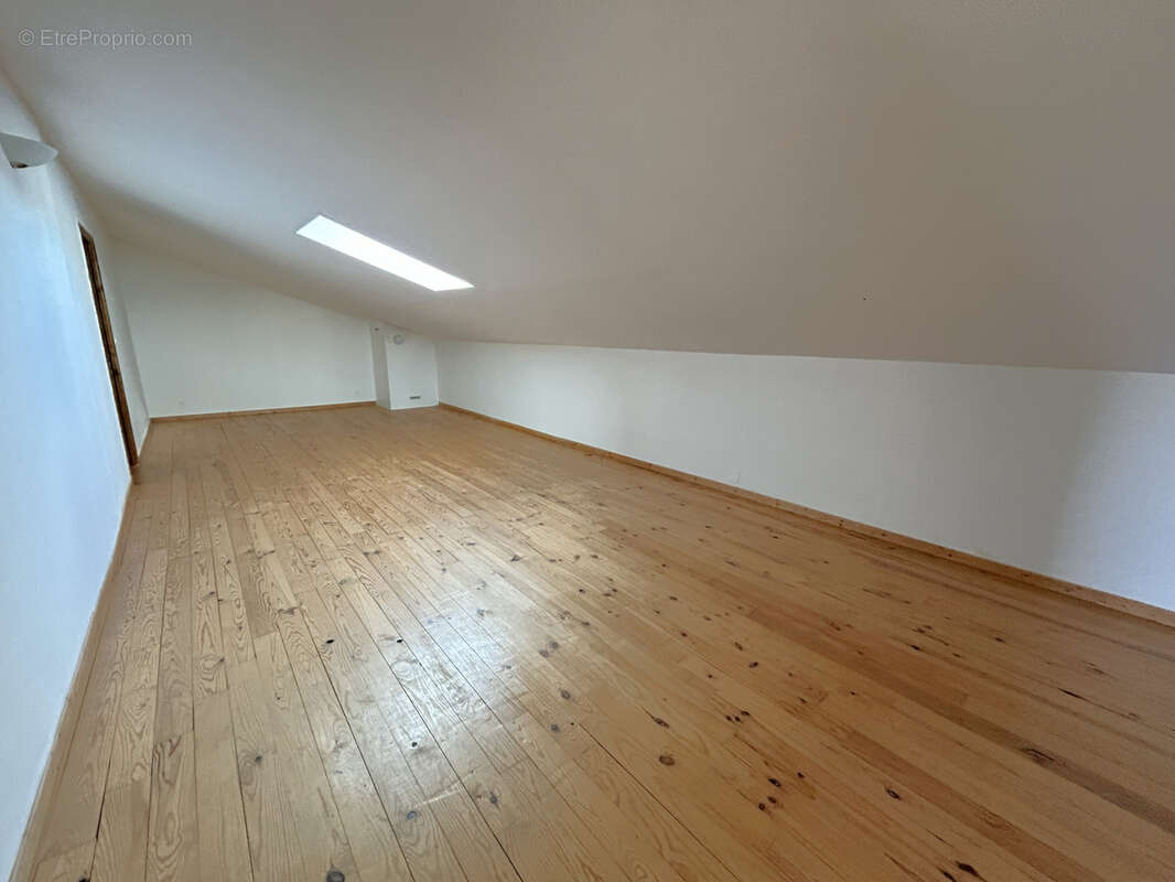 Maison à CHATILLON-SUR-CHALARONNE