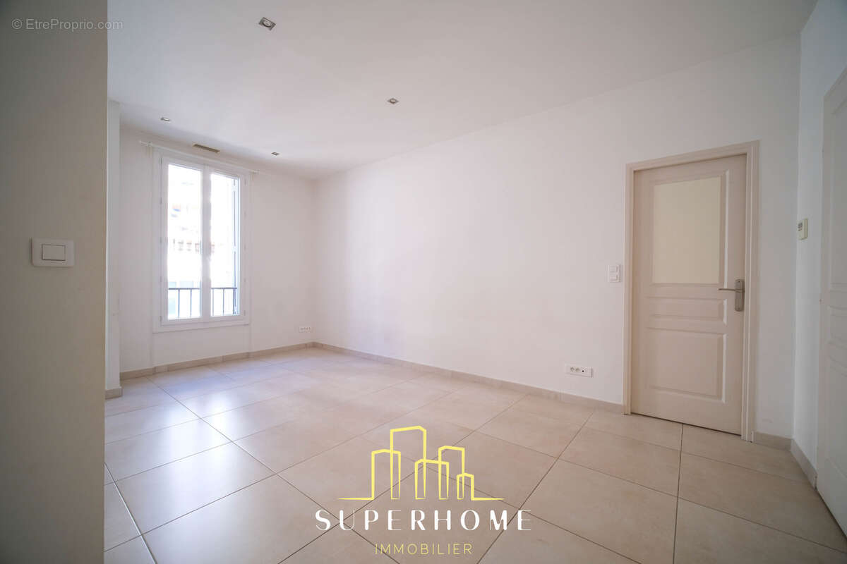 Appartement à MARSEILLE-6E