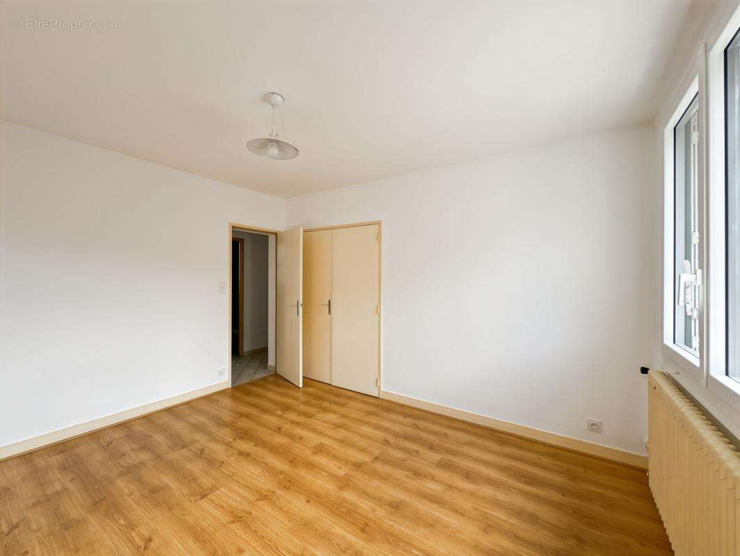 PÉRIGUEUX – Quartier Vésone – Appartement T2 de 63 m² - photo 6