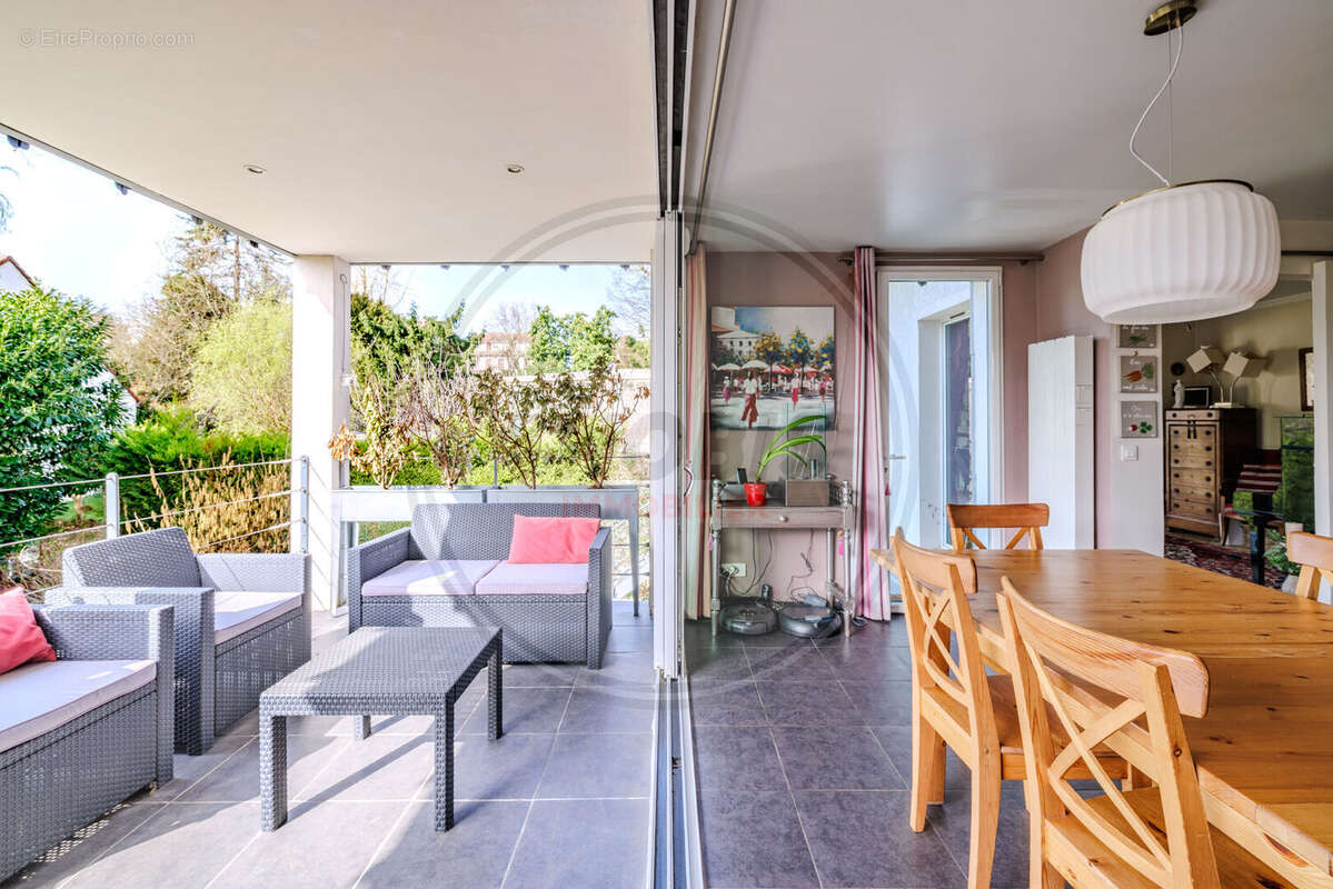 Maison à VERNEUIL-SUR-SEINE