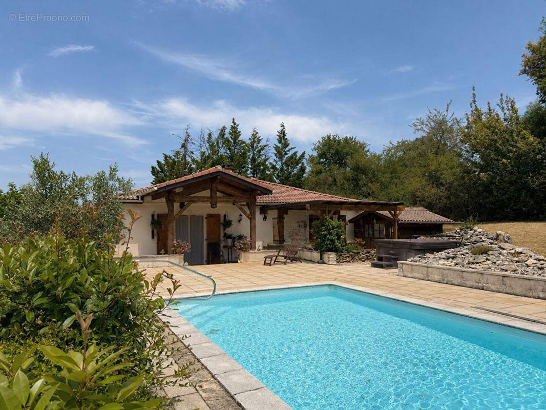 Maison à SERIGNAC