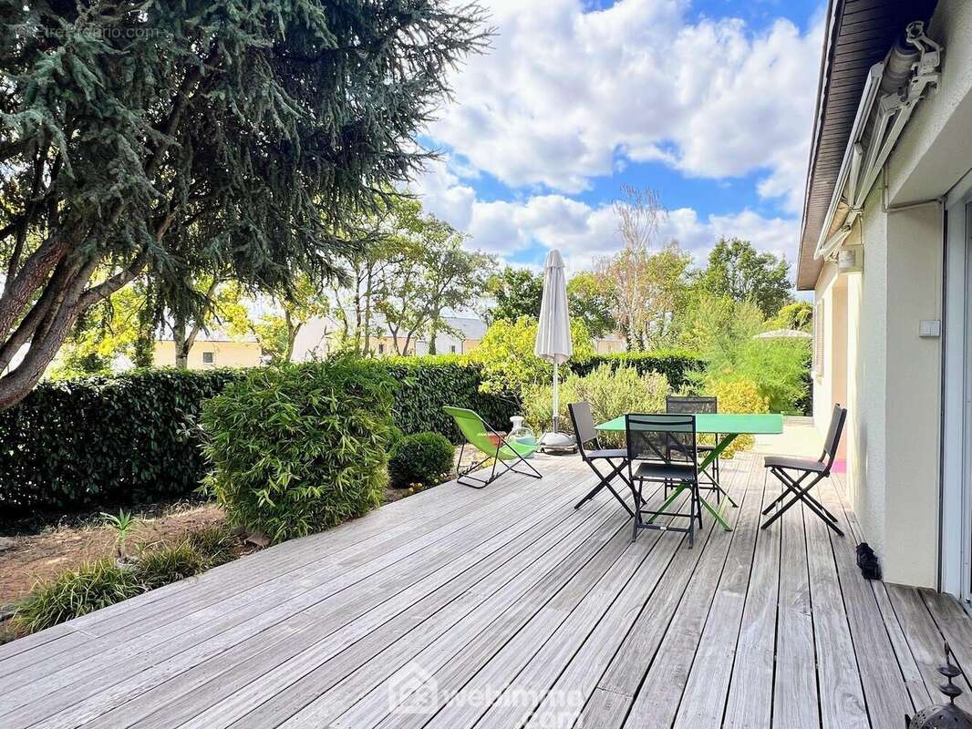 ... avec terrasse et jardin exposé Sud-Ouest. - Maison à AVRILLE