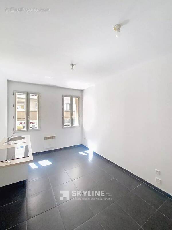 Appartement à MARSEILLE-5E
