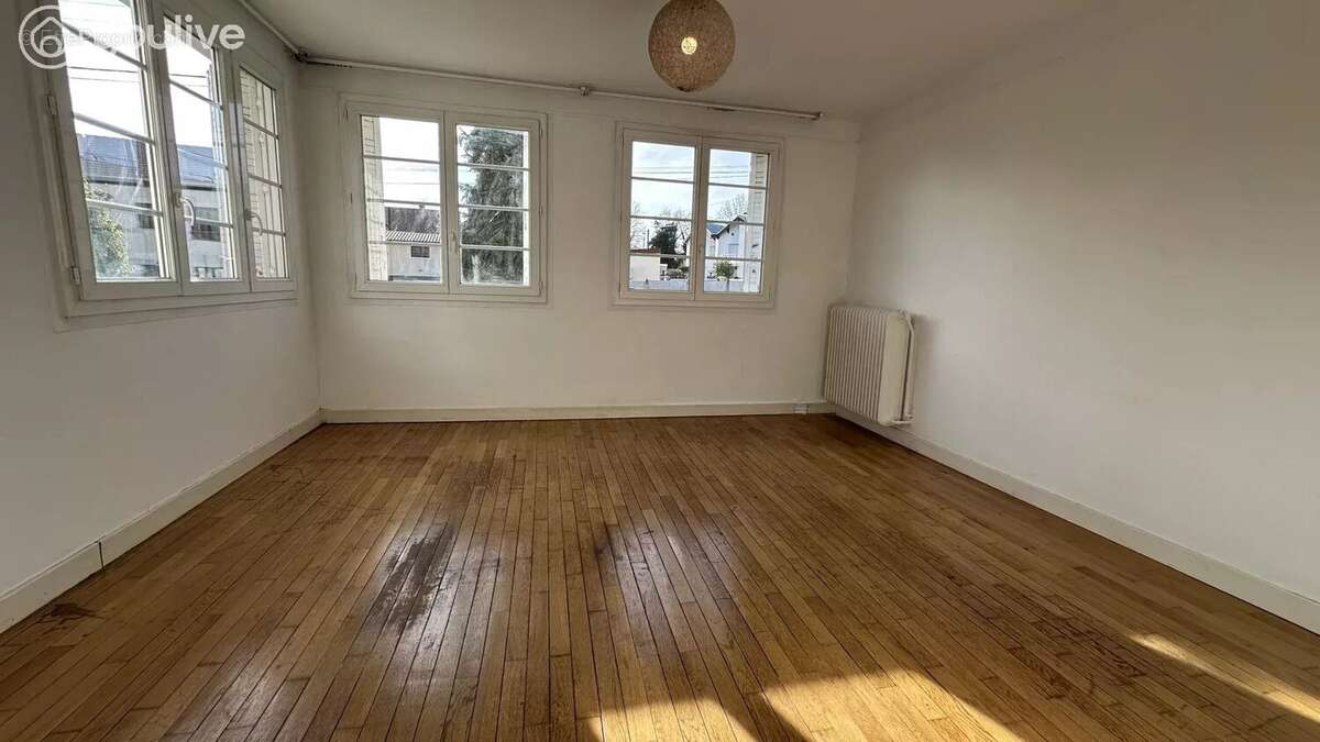 Maison à SAINT-GERMAIN-LES-ARPAJON