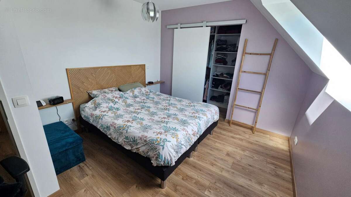 Maison à LA QUEUE-LES-YVELINES