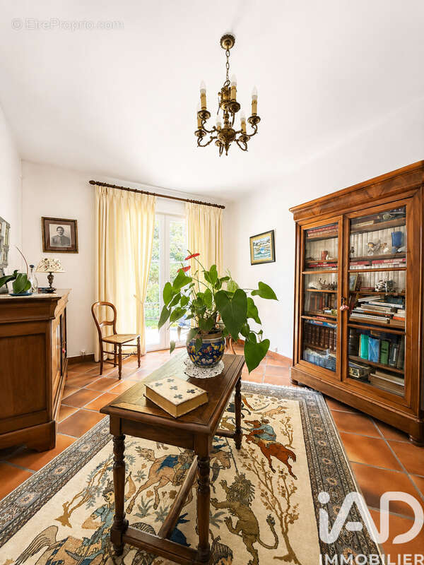 Maison 172 m² à Vitrolles  - photo 5