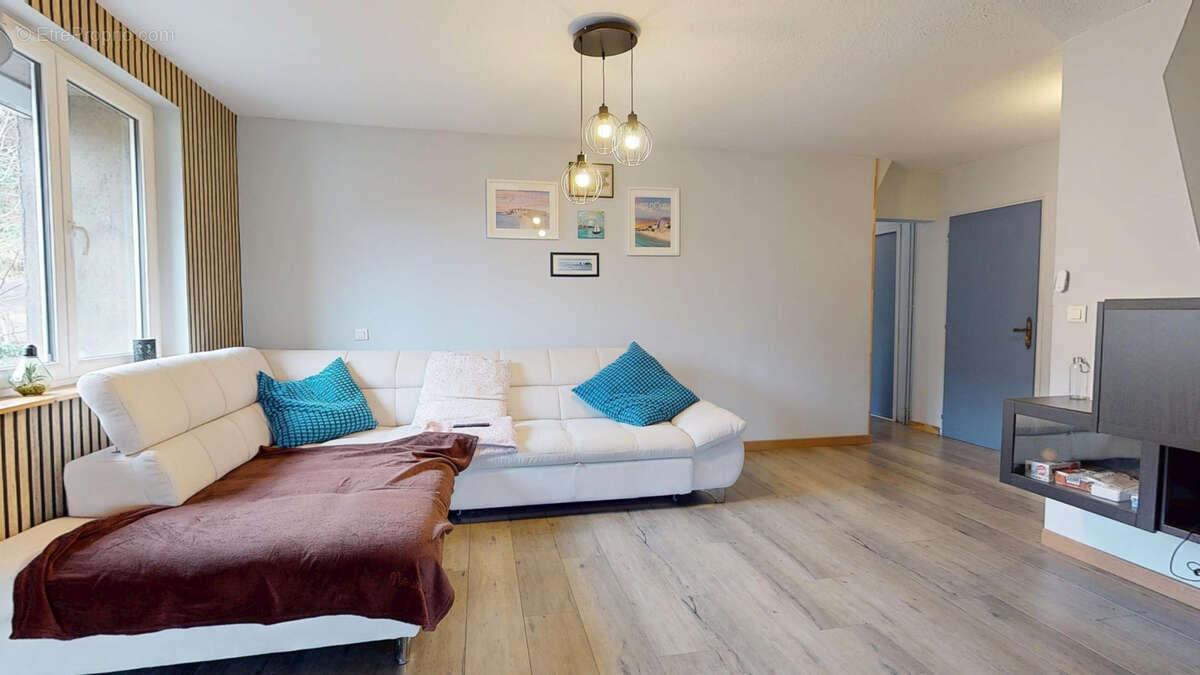 Appartement à CHALEZE