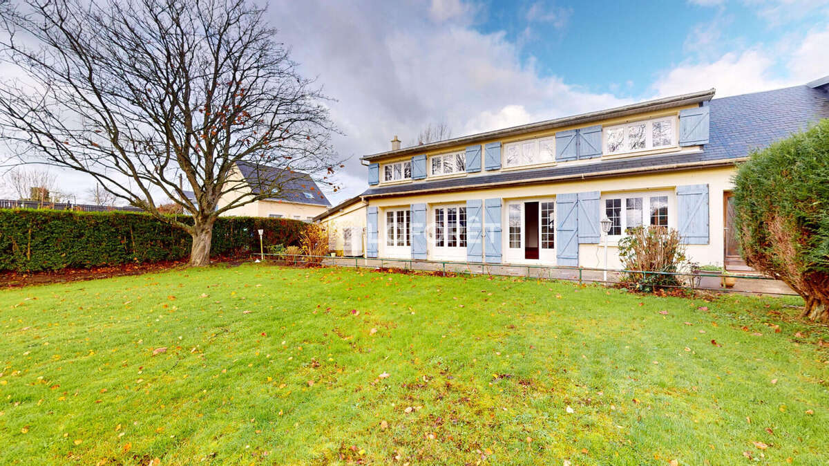 Maison à SAINT-JOUIN-BRUNEVAL