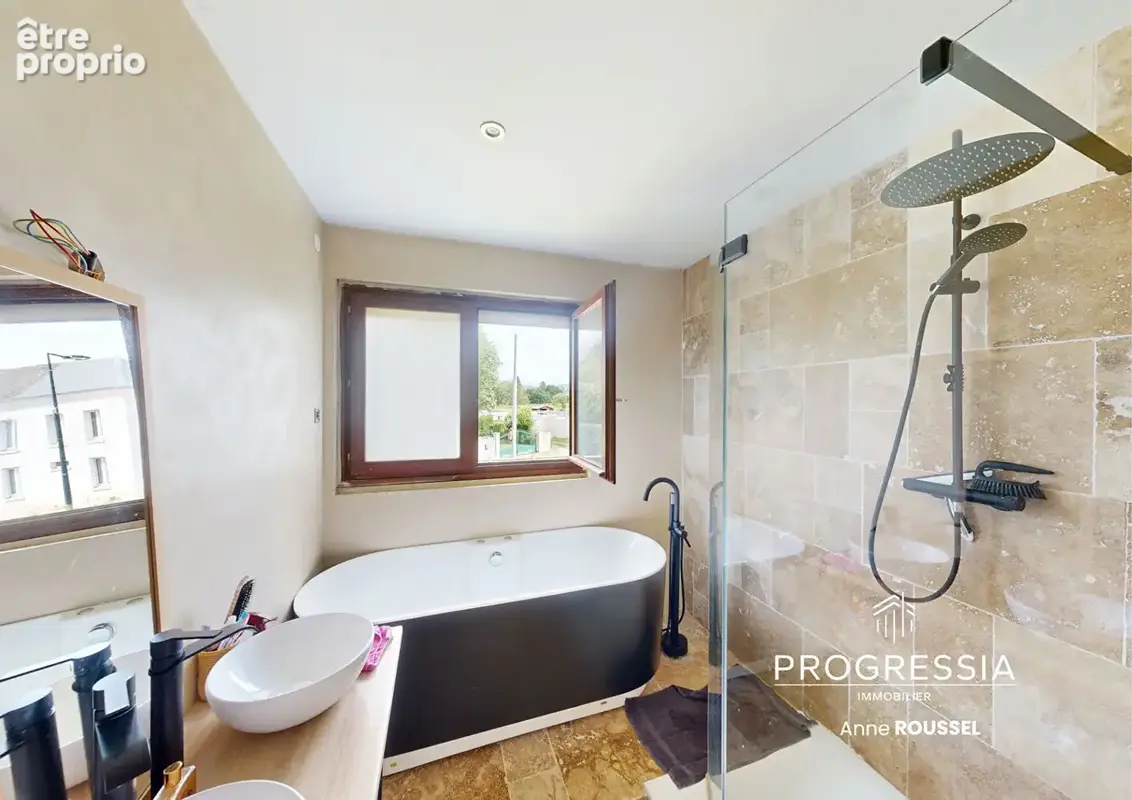 SAINT-SAUVEUR-D'EMALLEVILLE- Pavillon traditionnel avec sous-sol complet. - photo 5