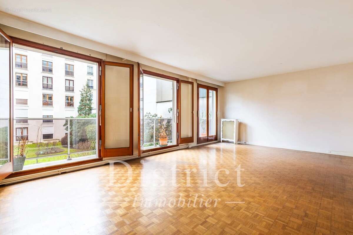Appartement à PARIS-15E