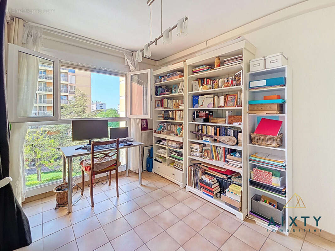 Appartement à MARSEILLE-12E